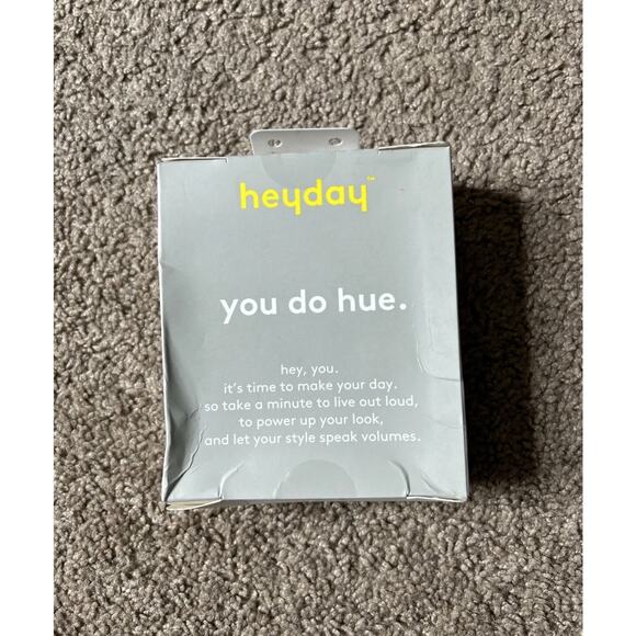 NWT Heyday Silicone Earbud Case Cover AirPods Gen 1 & 2 White - Picture 4 of 5